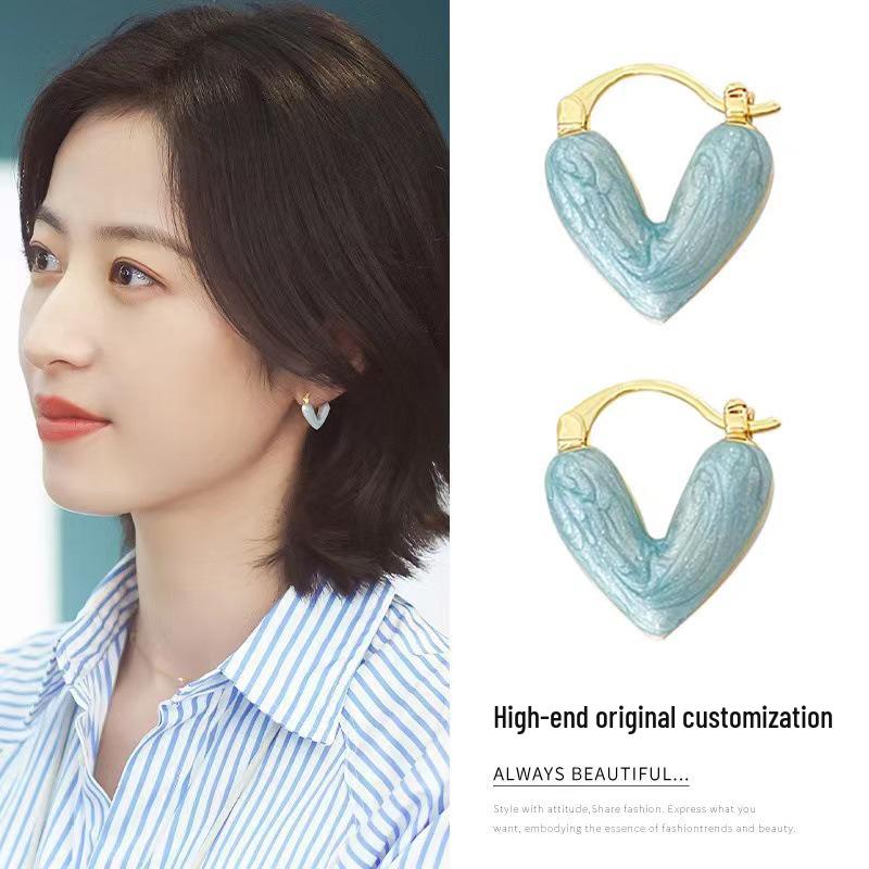 Chao Xiaobai S925 Sterling Silver Heart Earrings: Elegant, Versatile French Niche Fashion for Women