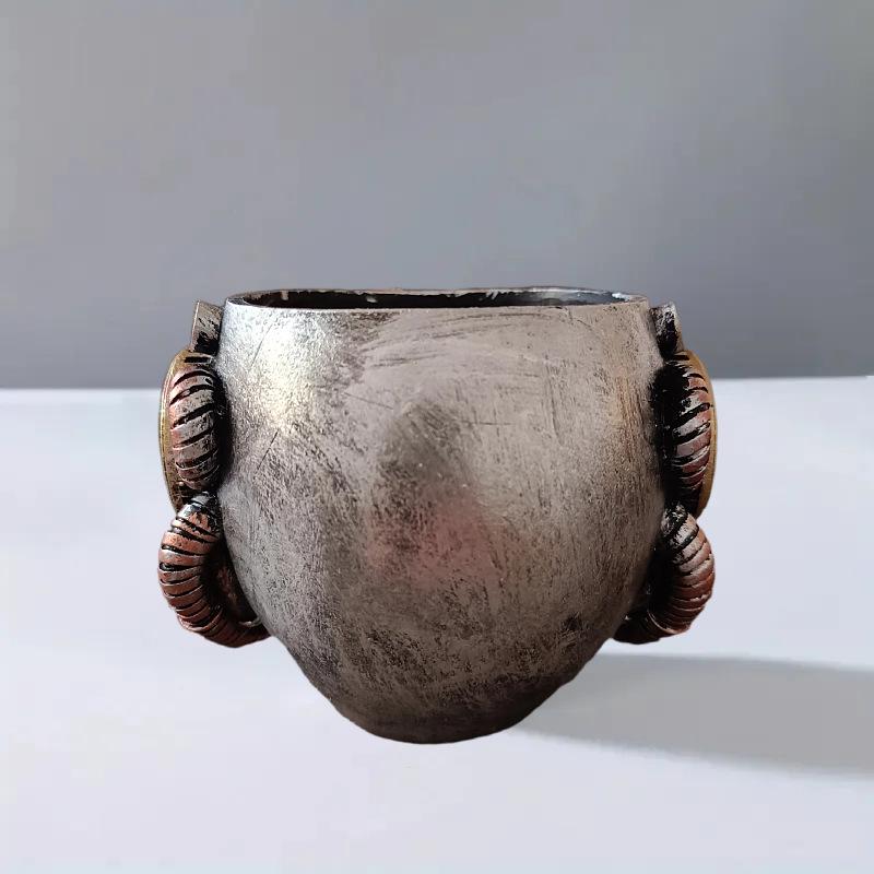 Cyberpunk Skull Resin Pen & Brush Holder Ornament