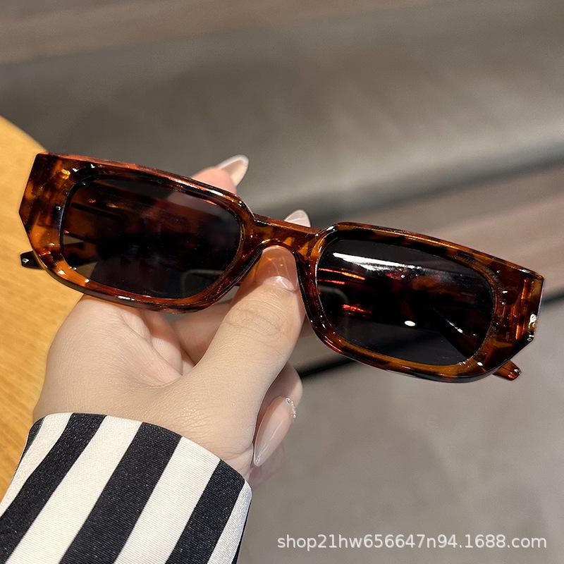 Trendy Irregular Small Frame Sunglasses - Slimming Wide-Leg Design for Men and Women