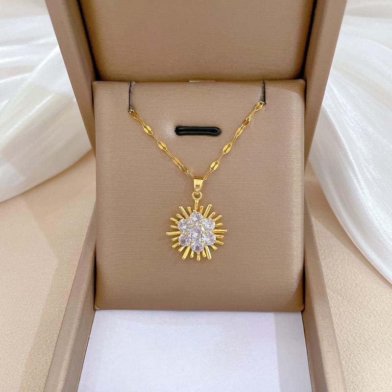Light Luxury Full Diamond Micro-Inlaid Design Temperament Smart Shining Necklace Women, Simple Pendant