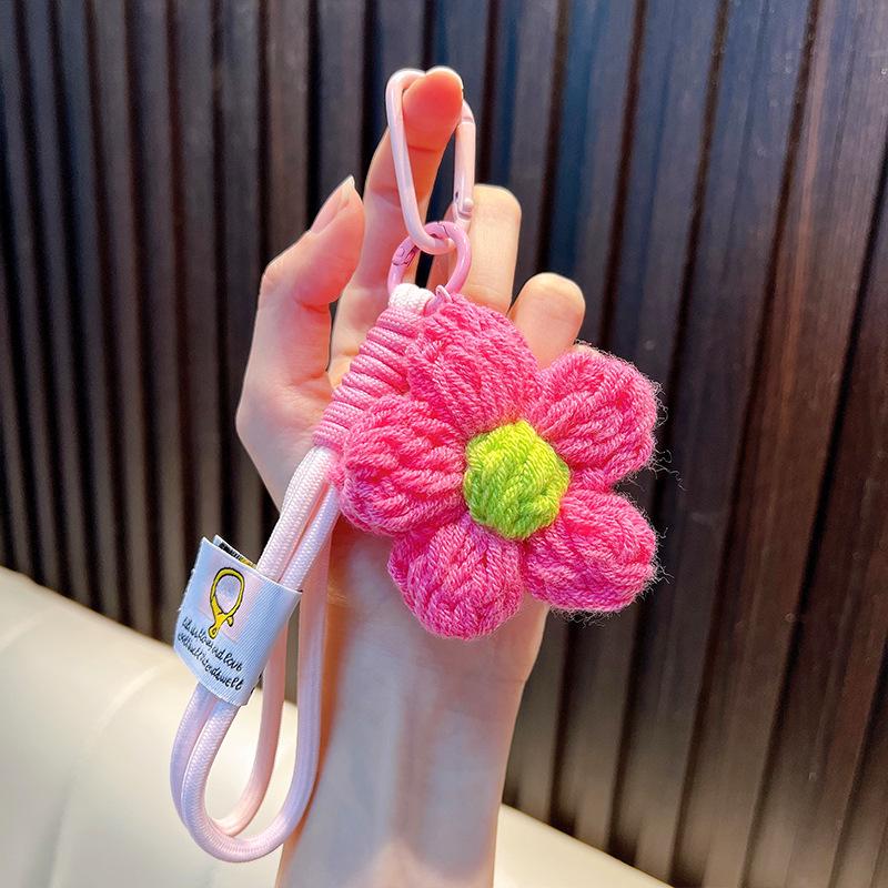 

Charming Wool Flower Keychain and Bag Pendant for Women розовый
