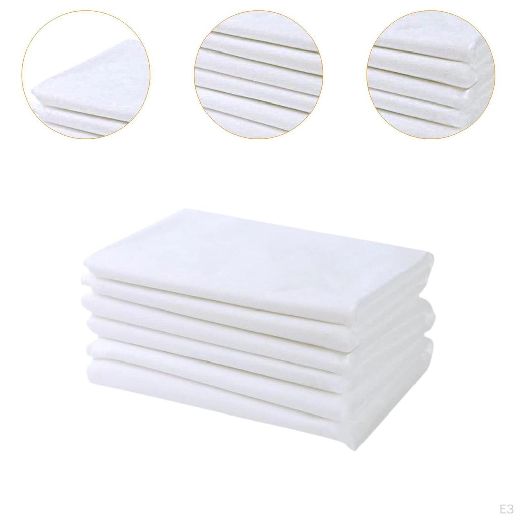 Frostschutzabdeckung für Gemüsepflanzen im Winter