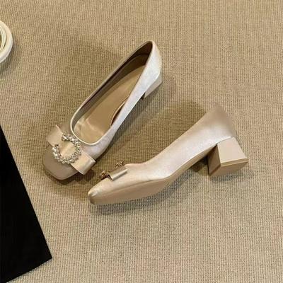 Blockabsatz Einzelne Schuhe Herbst Neu Quadratische Zehenpartie Flach zum Hineinschlüpfen Strassstein Knopf Schleife Slip-on Anti-Rutsch Abriebfest Kitten Heels