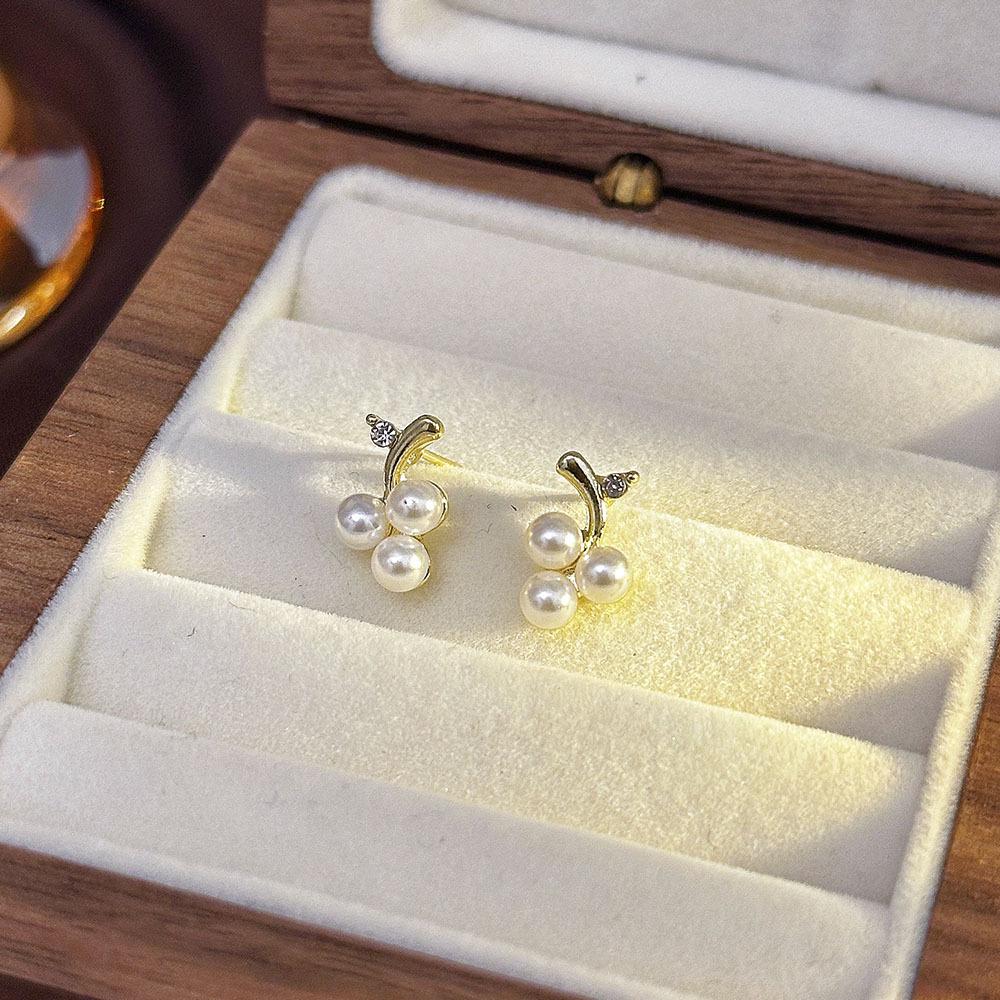 High-Grade Green Floral Pearl Earrings - Silver Needle Lily of the Valley and Tulip Design