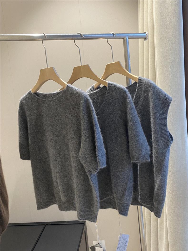 

2025 Весенний Элегантный Женский Свитер из Шерстяного Трикотажа с U-образным Вырезом и Коротким Рукавом - Мягкий, Свободный, Стройнящий и Универсальный Модный Базовый Элемент Extra Large темно-серого