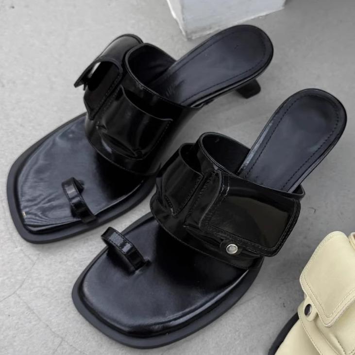 

[Товар в наличии] Французский хай-энд обложка Spice Girl на высоком каблуке, крутые шлепанцы с открытым носком, женская сумка для верхней одежды, декоративные шлепанцы на квадратном каблуке-рюмочке 39 чёрный