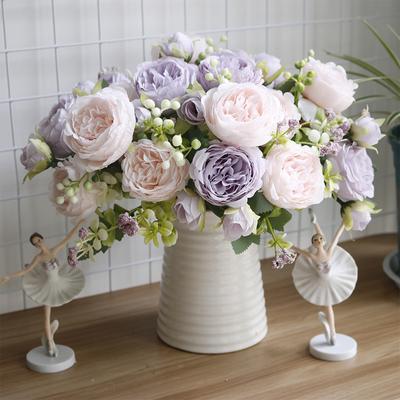 Woondecoratie – Decoratieve bloemen en kransen