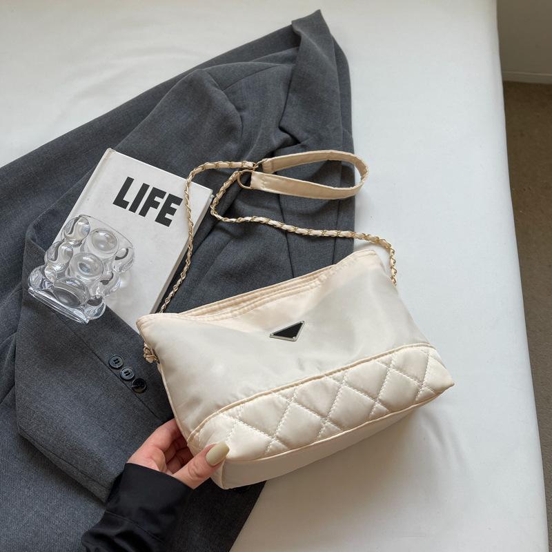2025 New Versatile Women's Shoulder Bag Chain Women's Bag Large Capacity Rhombus Crossbody Bag Wandering Tote Bucket Bag