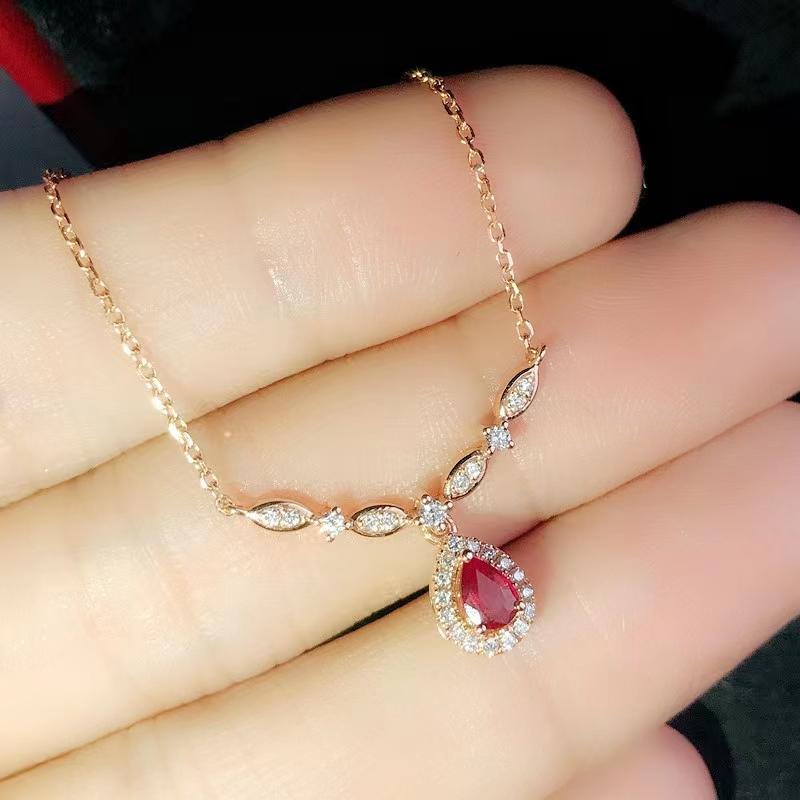 Exquisite Women's for Necklace 18K Gold Inlaid Red Zircon Pendant Smile Shaped Women's Sweater Chain Wedding Bridal Jewelry