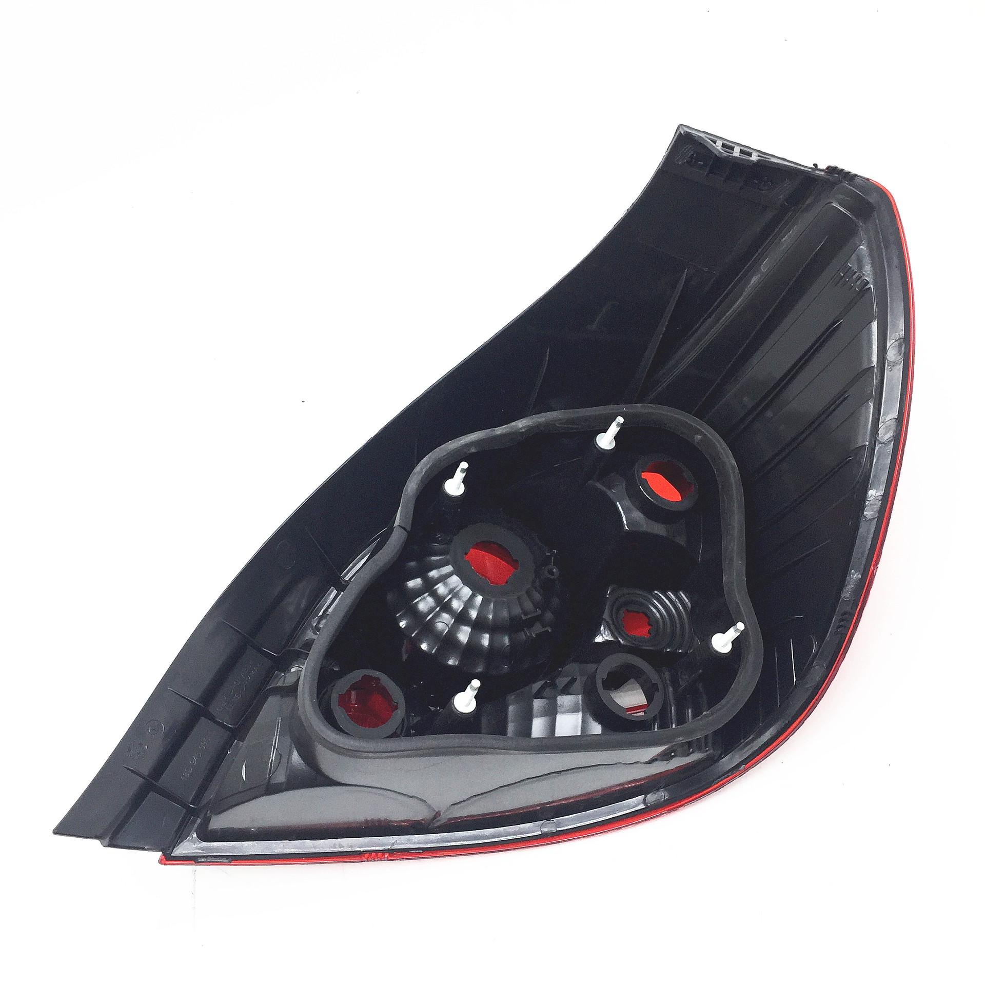 

Volkswagen Lavida 2008-2012 Rear Taillight Assembly - Original Accessories Premium, Right Side