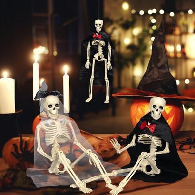 Halloween Skeleton Bride Groom Statue 15 Inch Plastic Posable Skeleton Wedding Couple Hanging Ornament with Veils Robe for Haunted House Decor