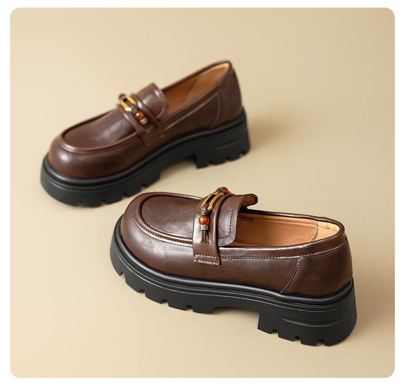 

Ретро версия из коровьей кожи~ лоферы на платформе с золотой монетой женские 2025 осень новые jk маленькие кожаные туфли британский стиль большая голова одинарные 40 темно-коричневого