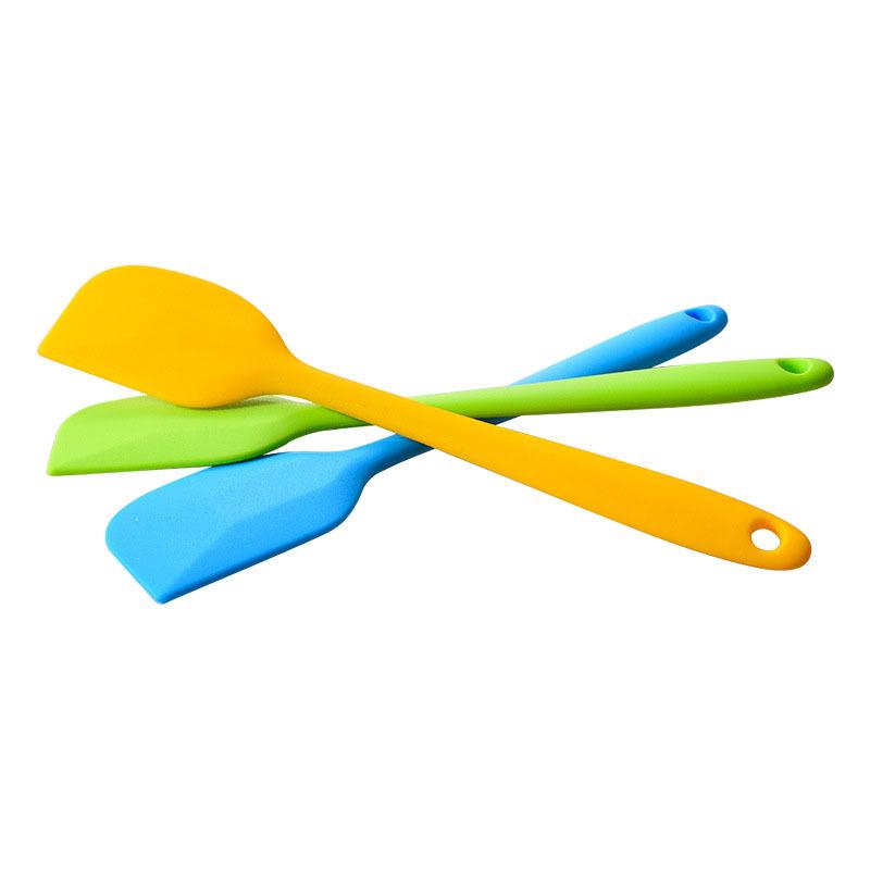 Silicone Spatula: 21cm One-Piece Rubber Scraper for Cake Baking & Mixing