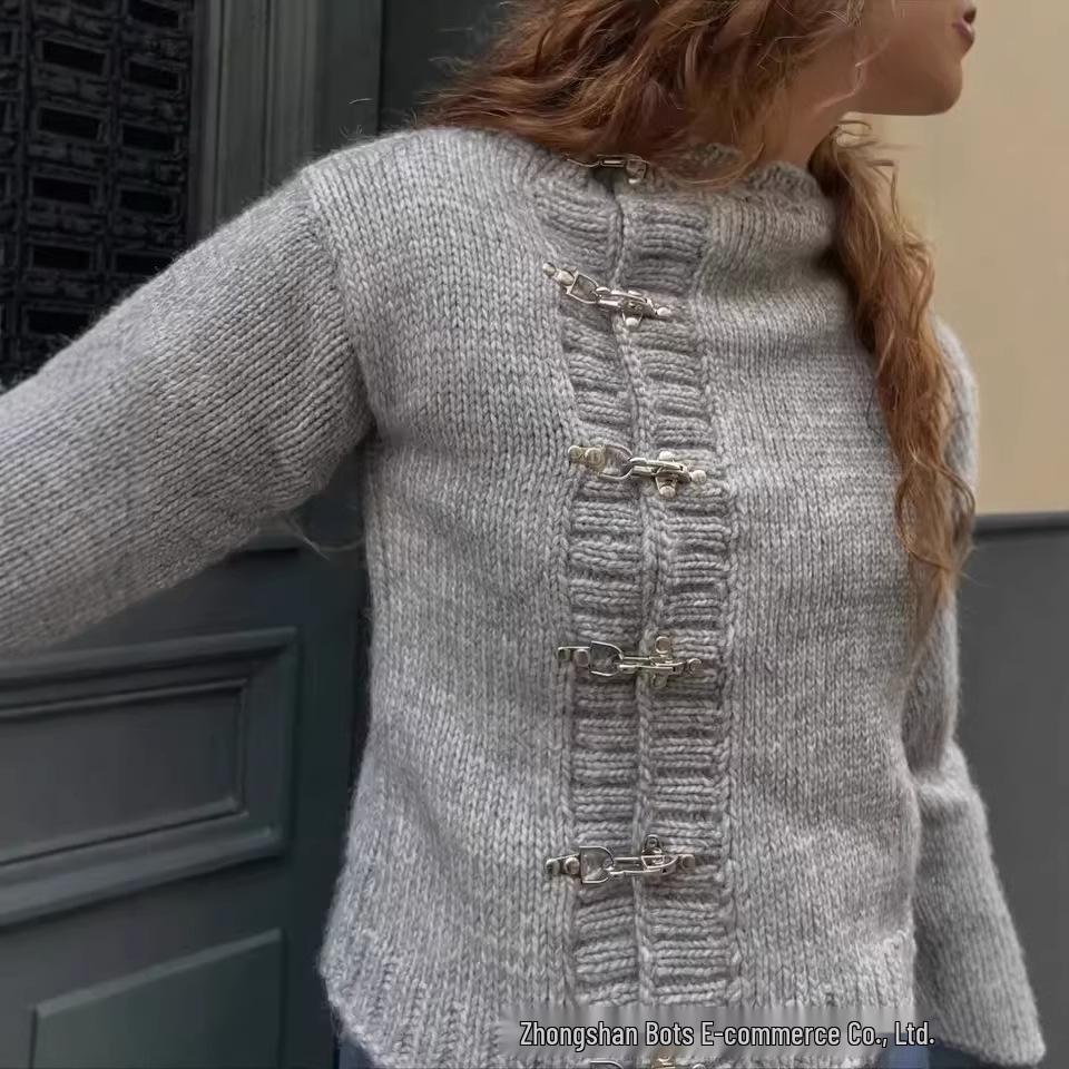 Retro Style Metal Buckle Knit Cardigan - Loose, Slimming, Versatile Sweater for Autumn and Winter