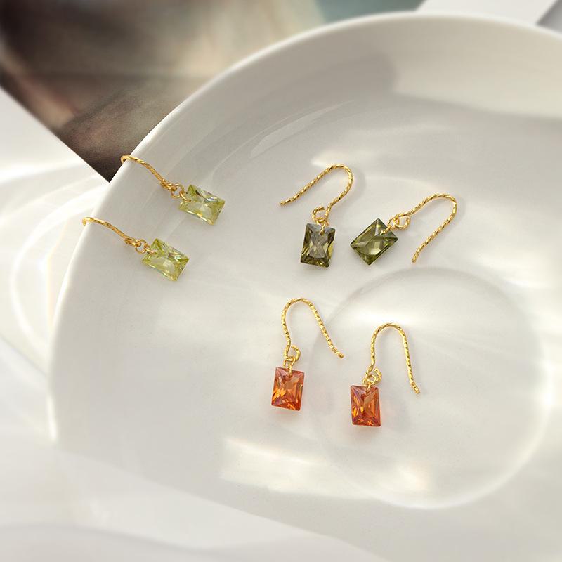 

2023 Трендовые серьги из серебра с оливково-зеленым цирконием - Banyan Tree ES1928 Gold шампанского