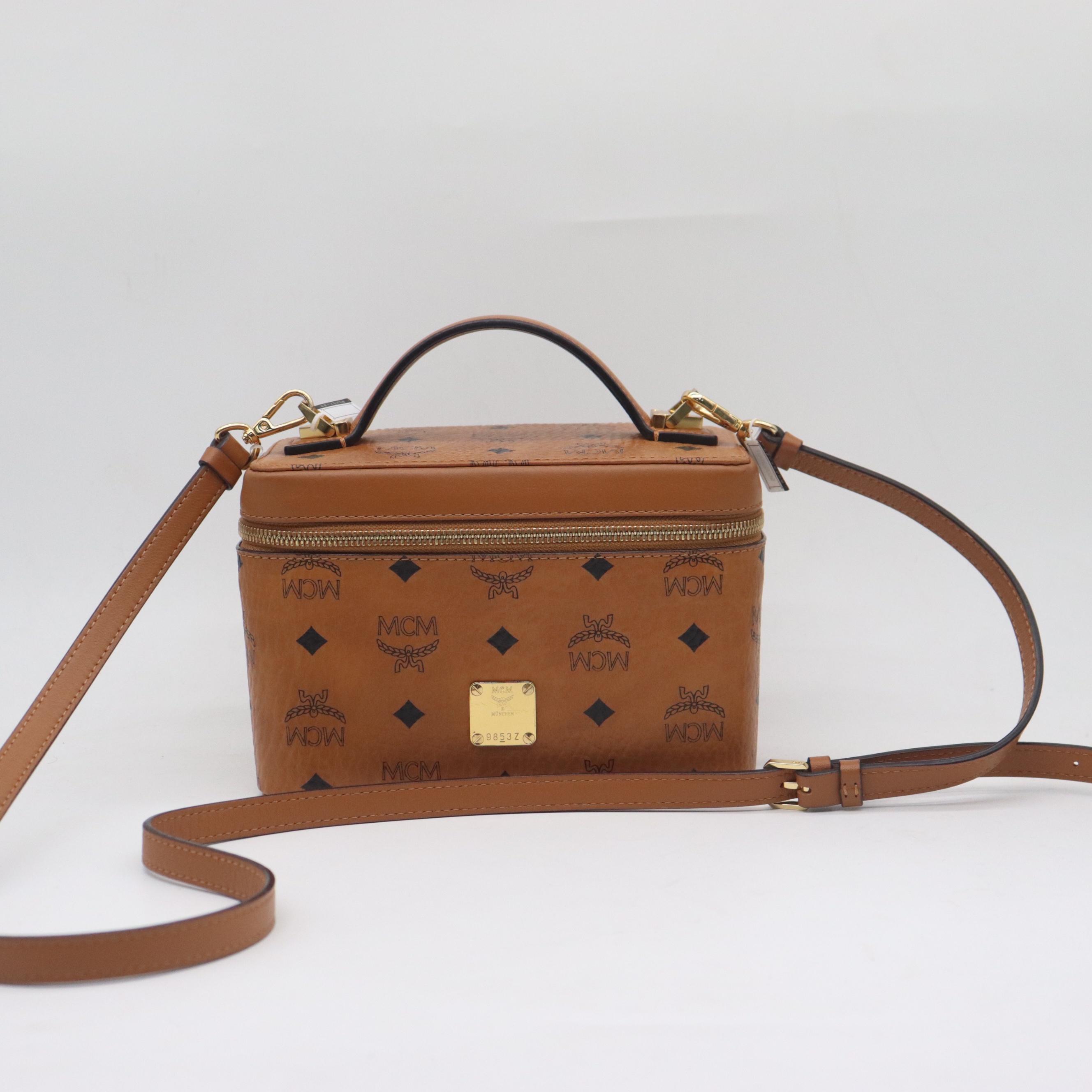 [Pre-Owned] Monogram Coated Canvas Makeup Case - Very Good #6KKFIS ONE SIZE