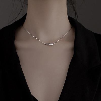 2024 Trendy Geometric Clavicle Necklace: Light Luxury, Versatile Summer Style for Women
