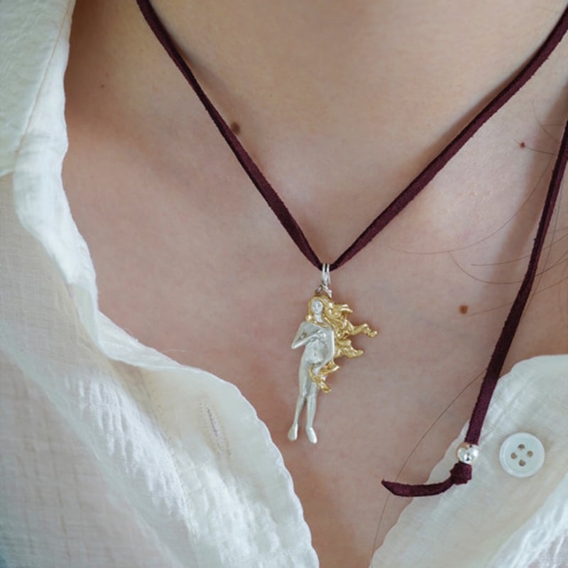 

Salgat Venus Necklace Suede strings