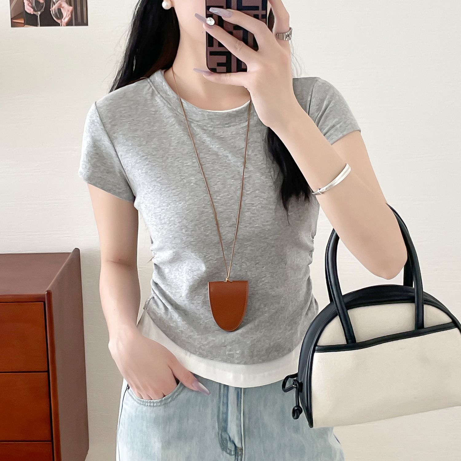 

Контрастная футболка с круглым вырезом, прямыми плечами, имитацией двух частей и короткими рукавами для женщин на весну и лето, плиссированный облегающий короткий топ XL серый