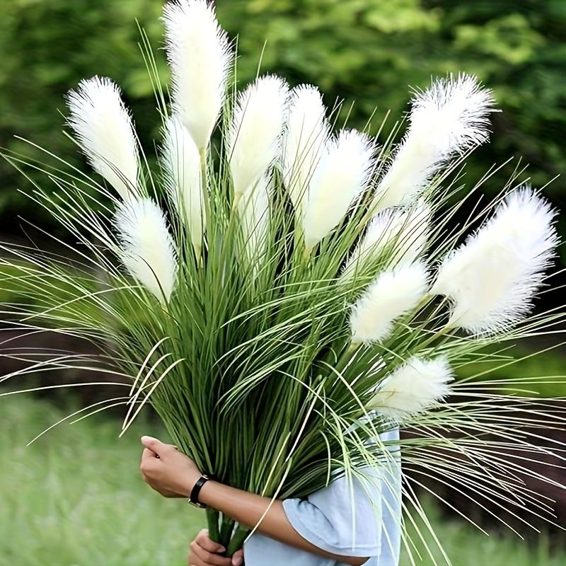 1 Bundle of Artificial Pampas Grass, Lifelike Outdoor Reeds and Green Shrubs, Very Suitable for Home, Office, Porch and Garden Decoration.