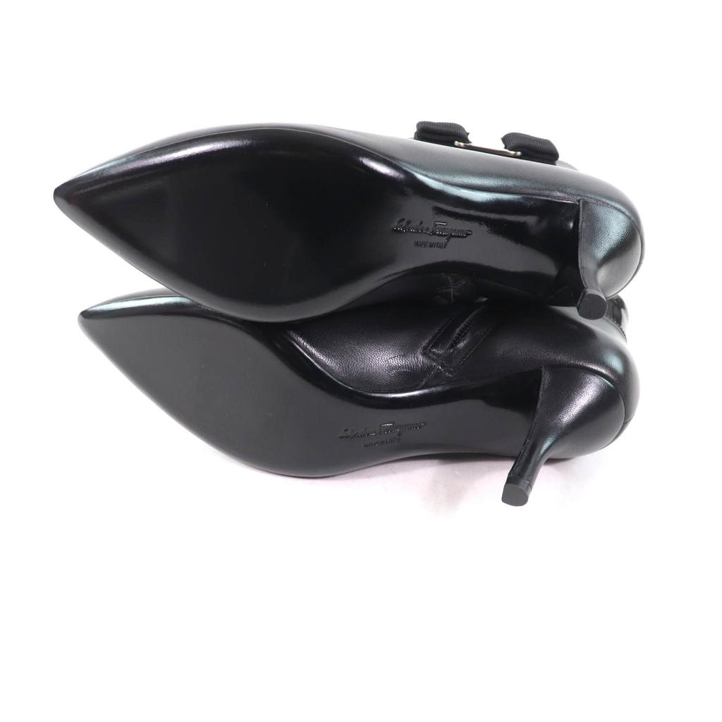 Excellent Salvatore Ferragamo Ankle boots Patent leather with Vara ribbon and 5 Used