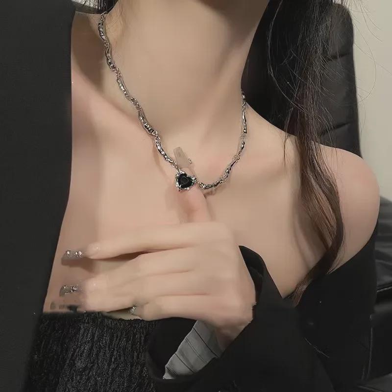 Black Zircon Hip-Hop Clavicle Necklace for Women - Trendy Cold Style Pendant