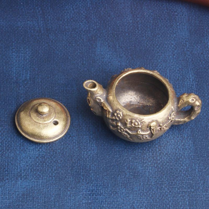 Brass Distressed Pot With Eyebrows Creative Desktop Decoration NAFU Antique Collectible Artsy Object Tea Ornaments Copper Wa