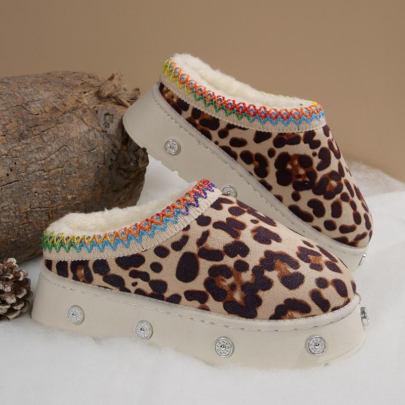 Leopard Thick Bottom Indoor Slippers For Women 2025 Winter Warm Thick Plush Home Slippers Comfort Platform Metal Rivet Slides