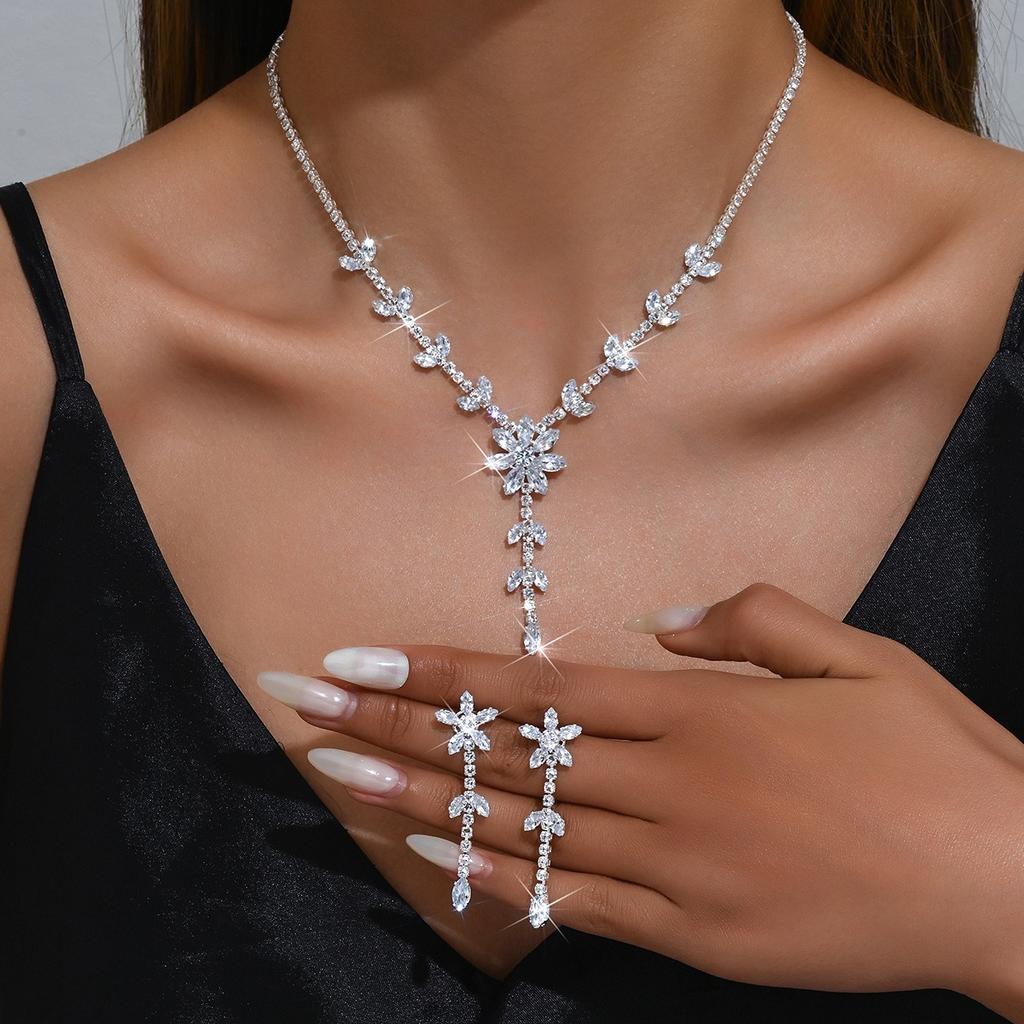 3PCS Sexy and Elegant Women's Flower Water Diamond Necklace Earring Set Wedding Birthday Party Fashion Accessories