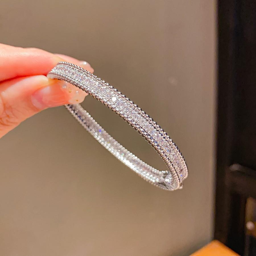 Super Flash Zircon Round Heart-shaped Flower Multi-layer Open Bracelet Exquisite and Beautiful Bracelet Light Luxury Jewelry Women