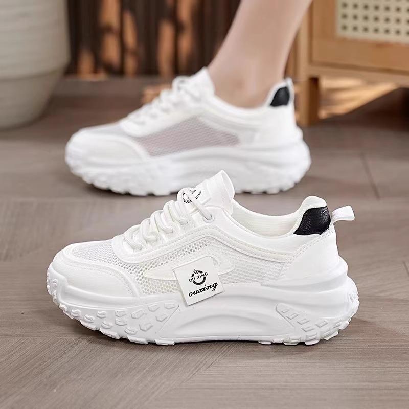 Little white shoes with skirts, thick-soled and versatile 2025 new foreign-style casual shoes, muffin and inner height-increasing sports shoes