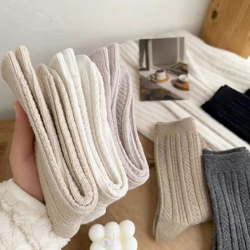 Women's Autumn and Winter Warm, Soft and Pure Color Wool Socks, Retro Thickened Twisted Medium Long Tube Pile Socks, Wool Socks