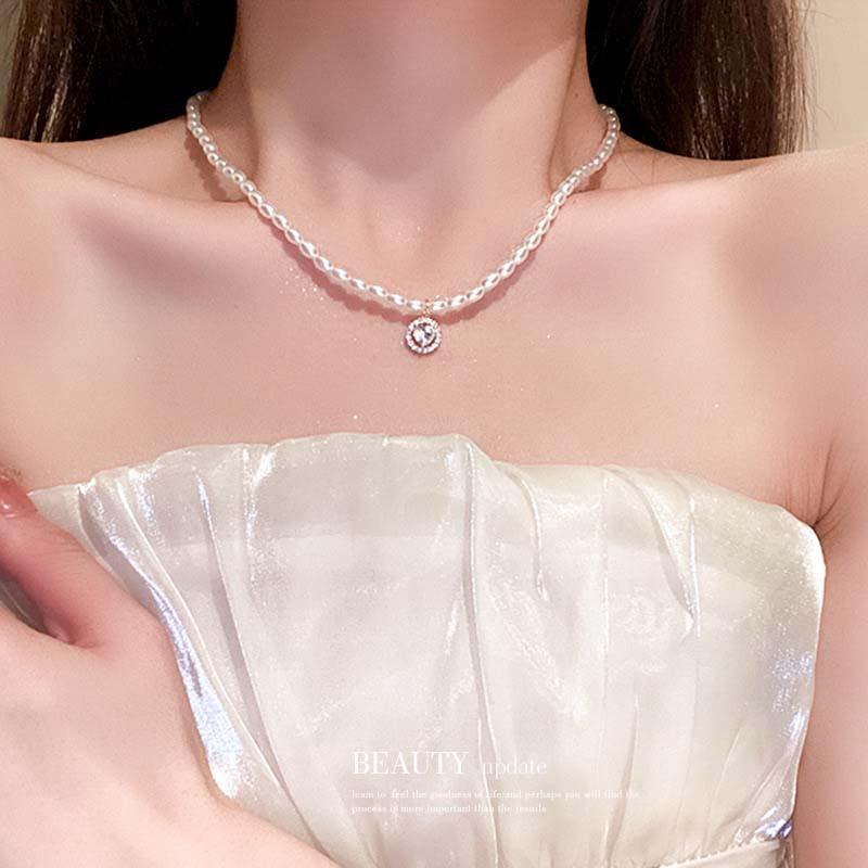 French retro artificial opal love flower pearl necklace collarbone chain Korean necklace women