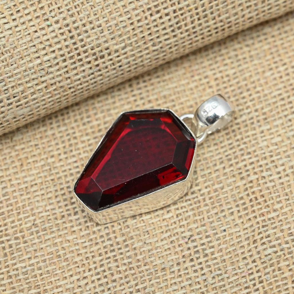 Red Garnet Gemstone 925 Sterling Silver Jewelry Unique Handmade Pendant