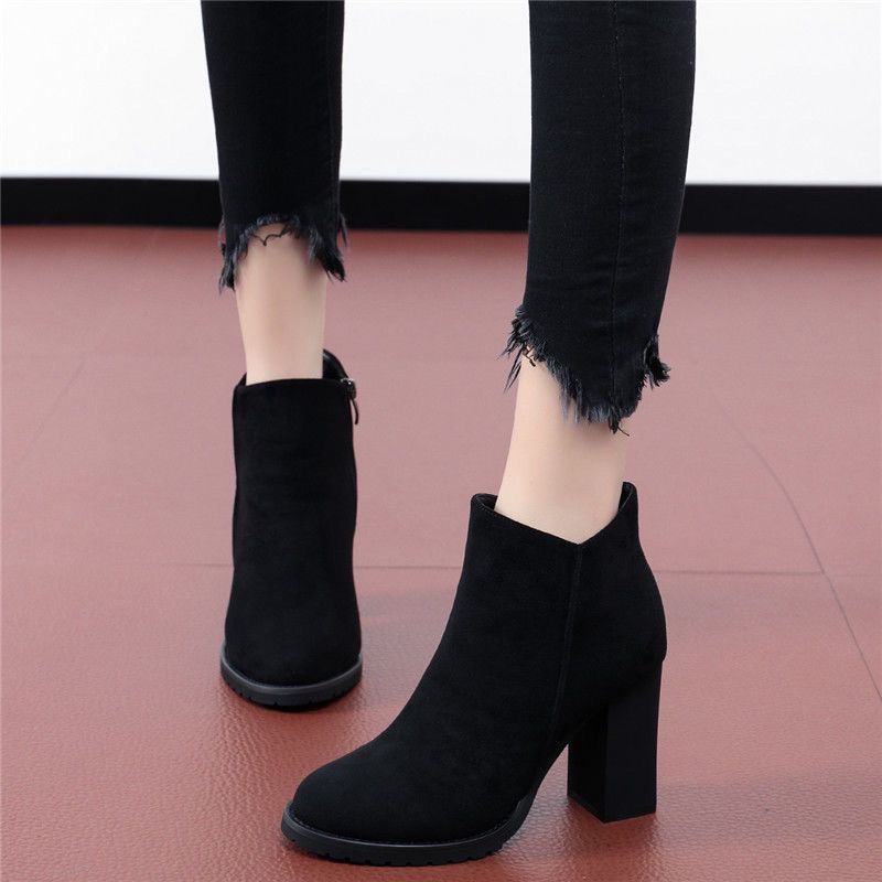 

Чоботи на високих підборах жіночі осінь-зима нові британські короткі чоботи на товстому каблуці універсальні чорні теплі неслизькі черевики Мартін 39