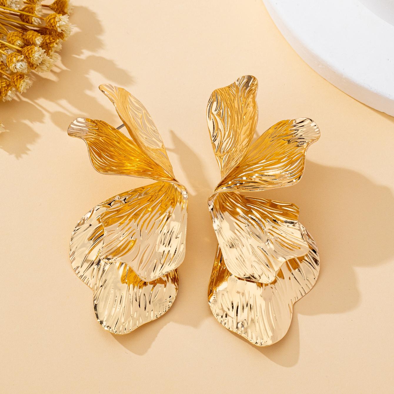 

Women s Earrings 3D Three-Dimensional Metal Flower Petal Earrings Suitable for Daily Wear and Vacation Wear