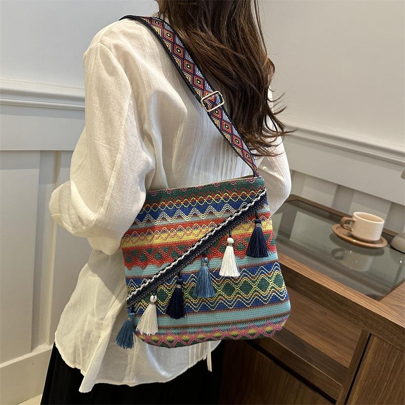 Etnická crossbody kabelka, módní lehká luxusní velkokapacitní střapcová taška přes jedno rameno, dámská malá čtvercová taška