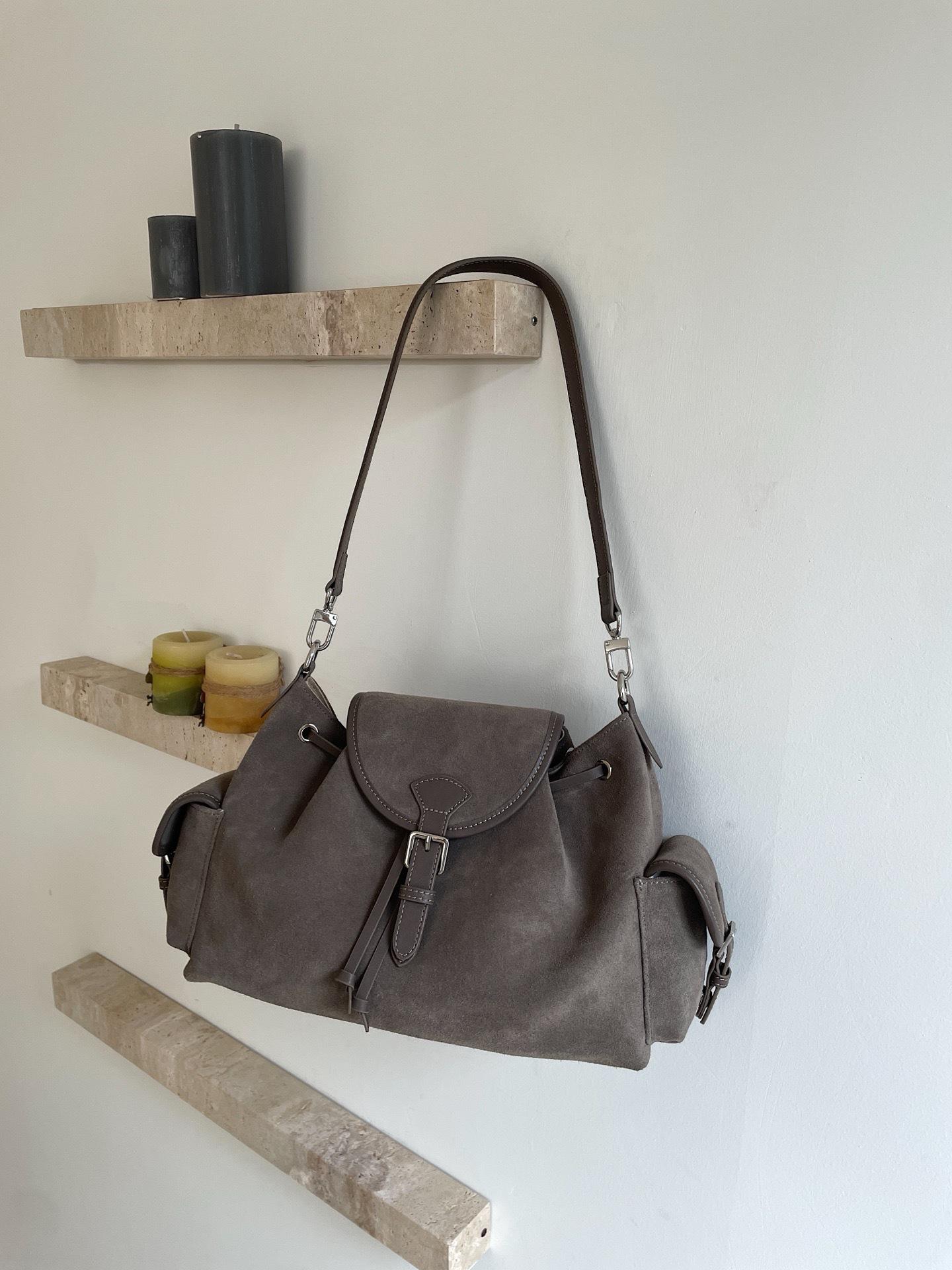 

High-quality matte cowhide shoulder bag 2025 autumn and winter new fashion Korean version pleated cloud bag shoulder messenger bag 35*12*23cm