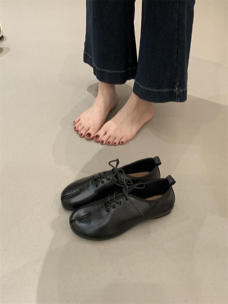Niche Design Round Head Pig S Trotters Split-Toe Lace-Up Flat-Soled Single Shoes Spring Minimalist Fashion Versatile Shoes Women 35 6280₽