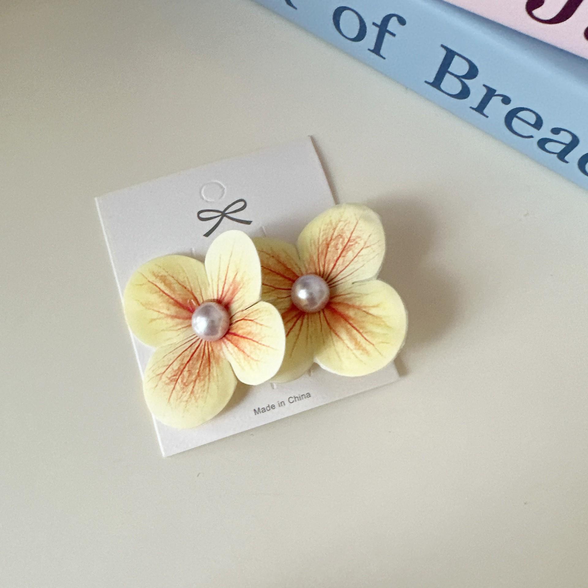 Summer Resort Pearl Phalaenopsis Hair Claw Clip – Versatile Seaside Flower Headwear