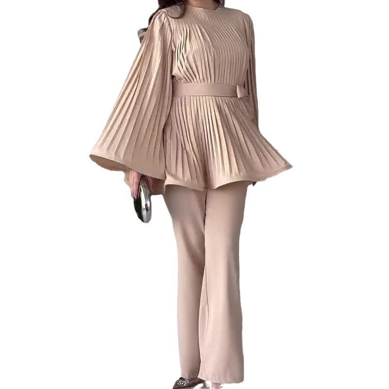 

Модный осенний комплект из двух предметов: плиссированная юбка однотонной расцветки и длинные брюки XL