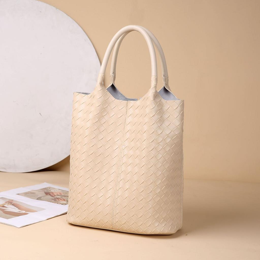 Cowhide Women's Bags, One-shoulder Crossbody Women's Bags, Fashionable Large-capacity, Large-capacity Soft Leather Bucket Bags