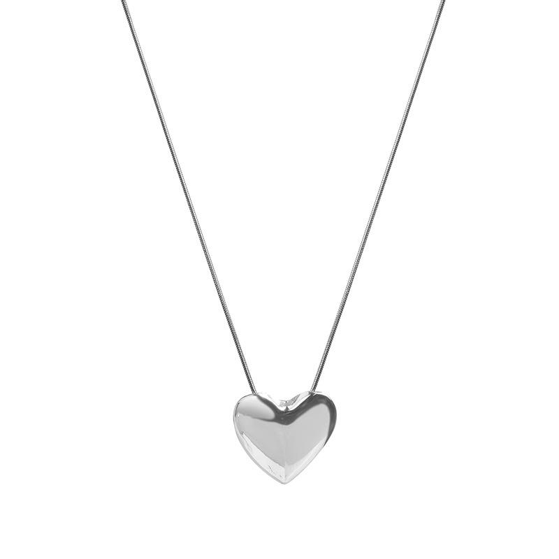 

Silver love pendant necklace summer ins simple cold style necklace accessories sweet cool Internet celebrity collarbone chain