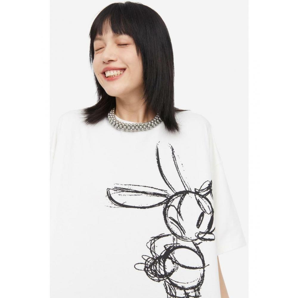 

Футболка HM Oversized с принтом, белая Освальд Счастливый Кролик 1208412001