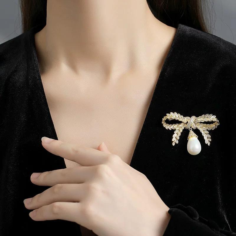 Atmospheric Bow Brooch, High-end Women's Unique Style Pearl Corsage, Small-scale Design-inspired Pin