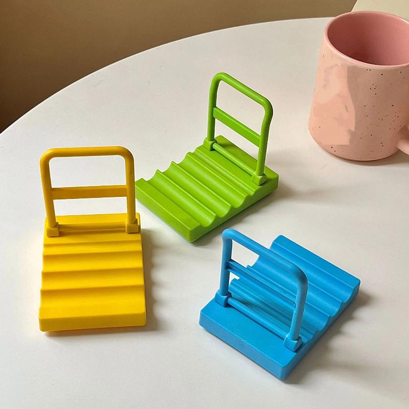 Durable Detachable Phone Stand Trolley Design Plastic Desktop Holder Universal Fit for All Smart Phones Under 7 Inches