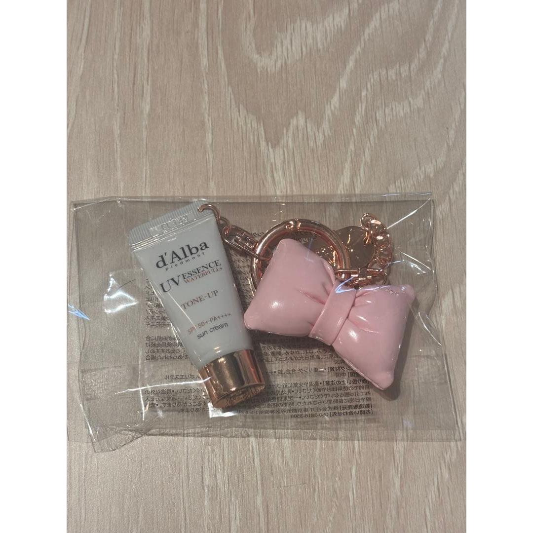 d Alba UV Essence Key Charm