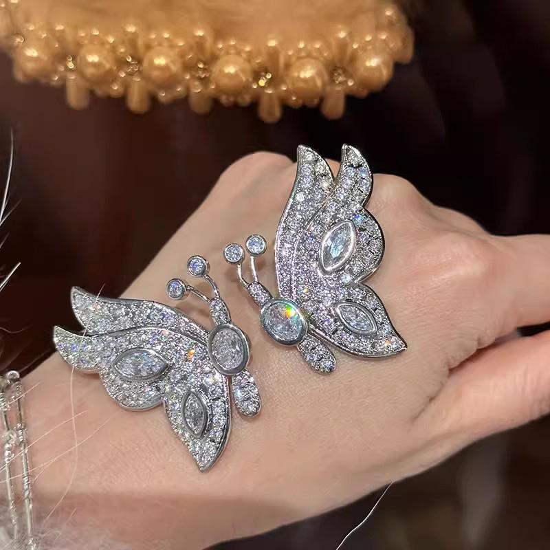

Huitan Dainty Butterfly Stud Earrings Female Luxury Bright Cubic Zirconia Accessories for Wedding Ceremony Gorgeous Zircon