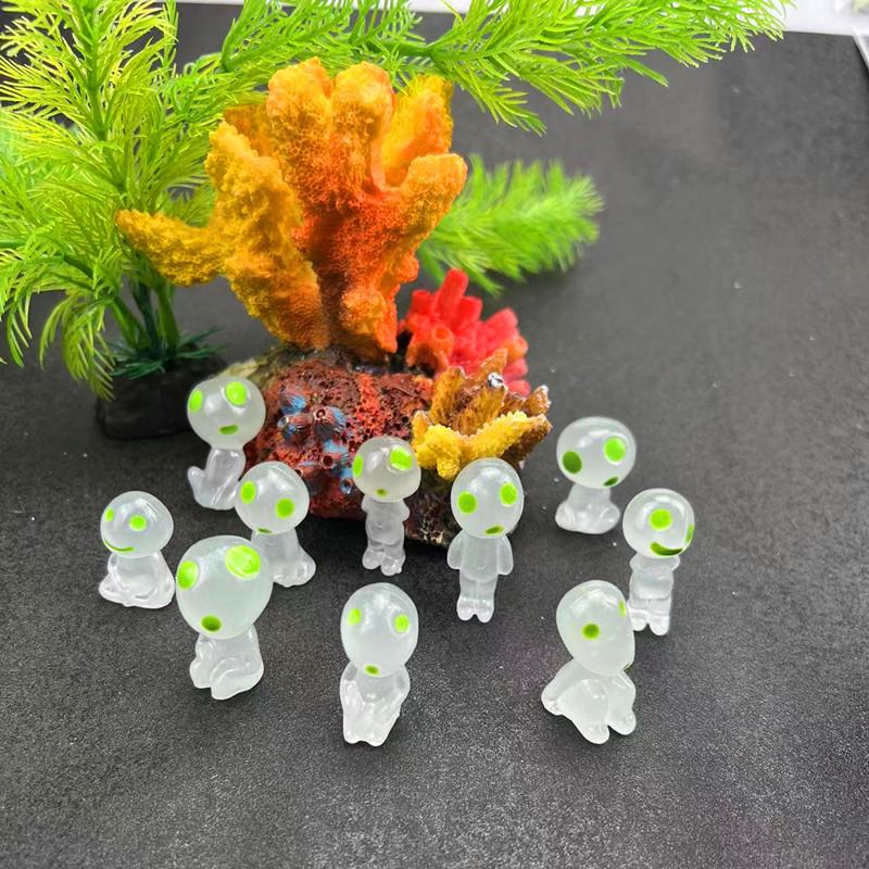 Glowing Alien Tree Spirit Resin Figurine - Creative Anime Micro Landscape Ornament