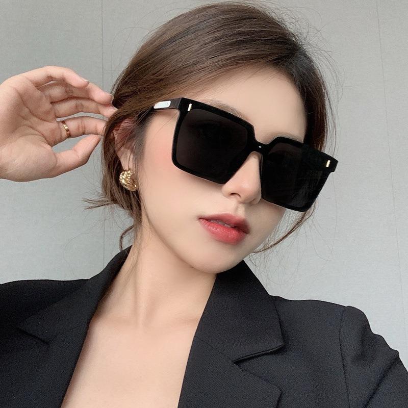 Fashion Sunglasses Men and Women Couple Glasses Personalized One-piece Large Frame Sunglasses